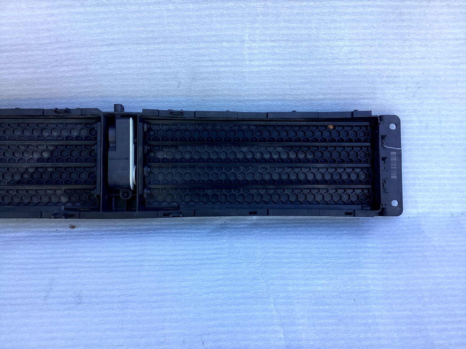 2016-2023 Chevrolet Malibu front radiator air shutter OEM