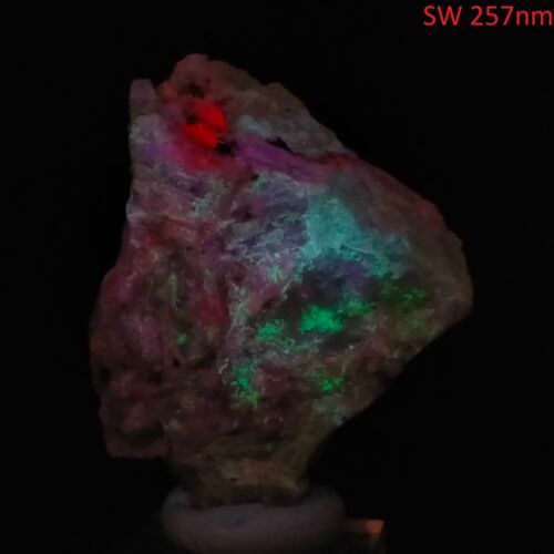 Fluorescent Uranyl Sodalite Calcite Albite w/ Biotite Mica & Nepheline 0.22kg - Bild 7 von 12