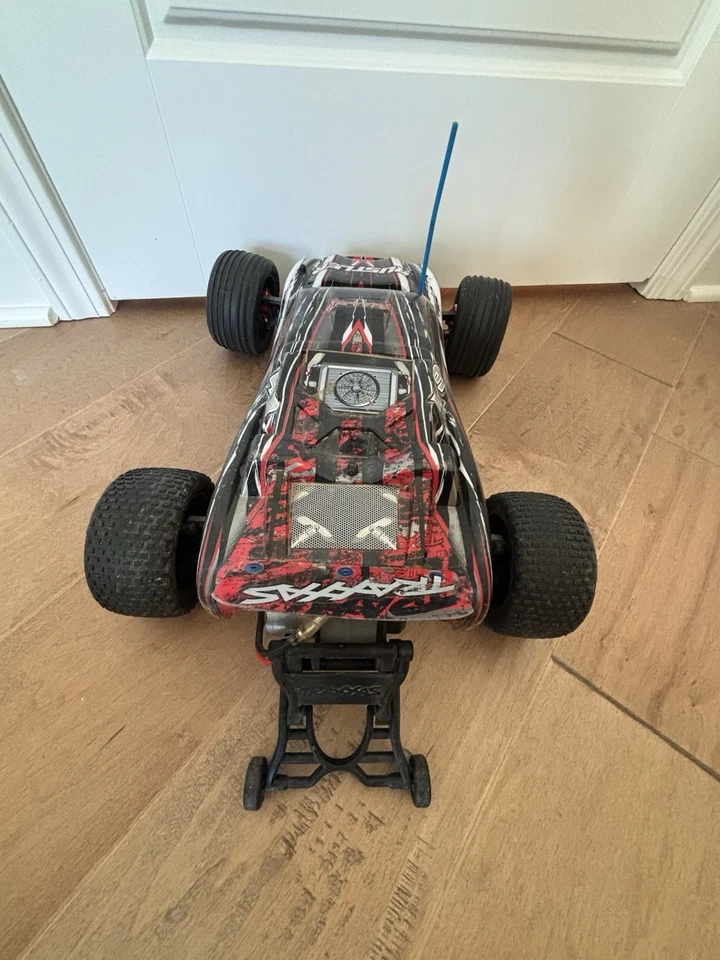 Traxxas Rustler With Remote W/out Battery - Image 4 of 4
