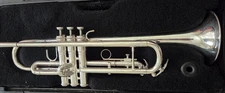 King 601 Silver Trumpet with Carrying Case and Vincent Bach 7C Mouthpiece Nice