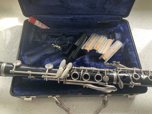 Vintage Bundy Selmer Resonite Clarinet in Hard Case good vintage condition. - Picture 2 of 11