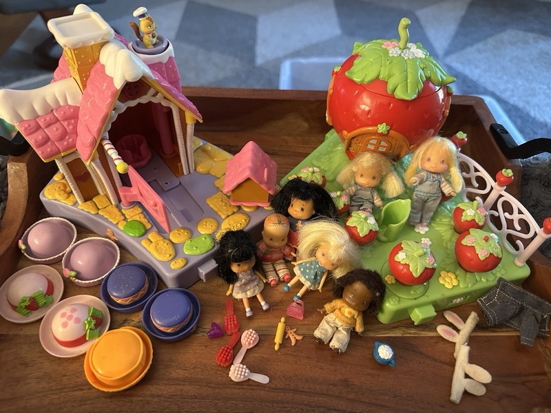 TCFC Strawberry Shortcake Bandai 2002 Lot.