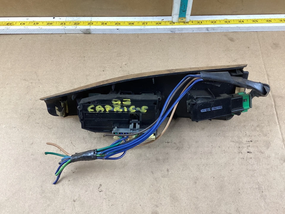 Оригинальный главный переключатель правостороннего окна сиденье для Chevrolet Caprice 1991-1996 годов выпуска - Изображение 4 из 4