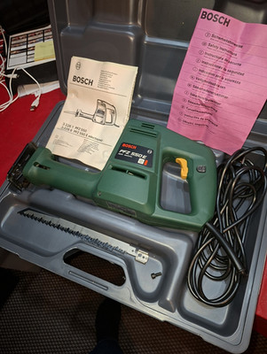 Bosch PFZ 550 E Säbelsäge 550W Netzbetrieb mit Koffer, Sägeblättern & Anleitung