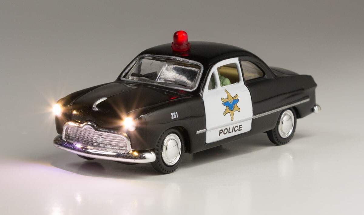 Woodland Scenics 5593 HO Scale Just Plug Lighted Vehicle black white