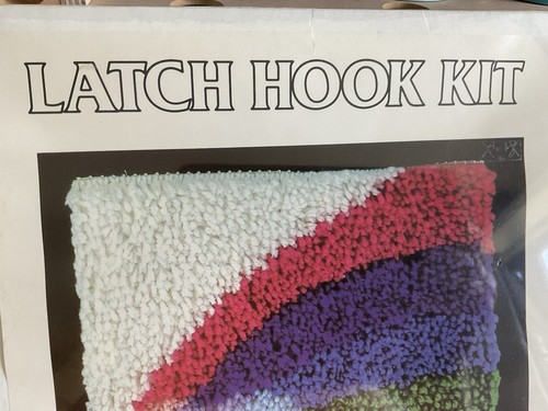 Rug Hook Kit Rainbow Craft Handmade Colorful NIB Hobby Yarn - Picture 3 of 6