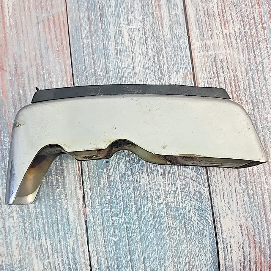 Lincoln Town Car 1979 LH cromado con protector de parachoques trasero de plástico negro Overrider OEM Foto 4 de 4