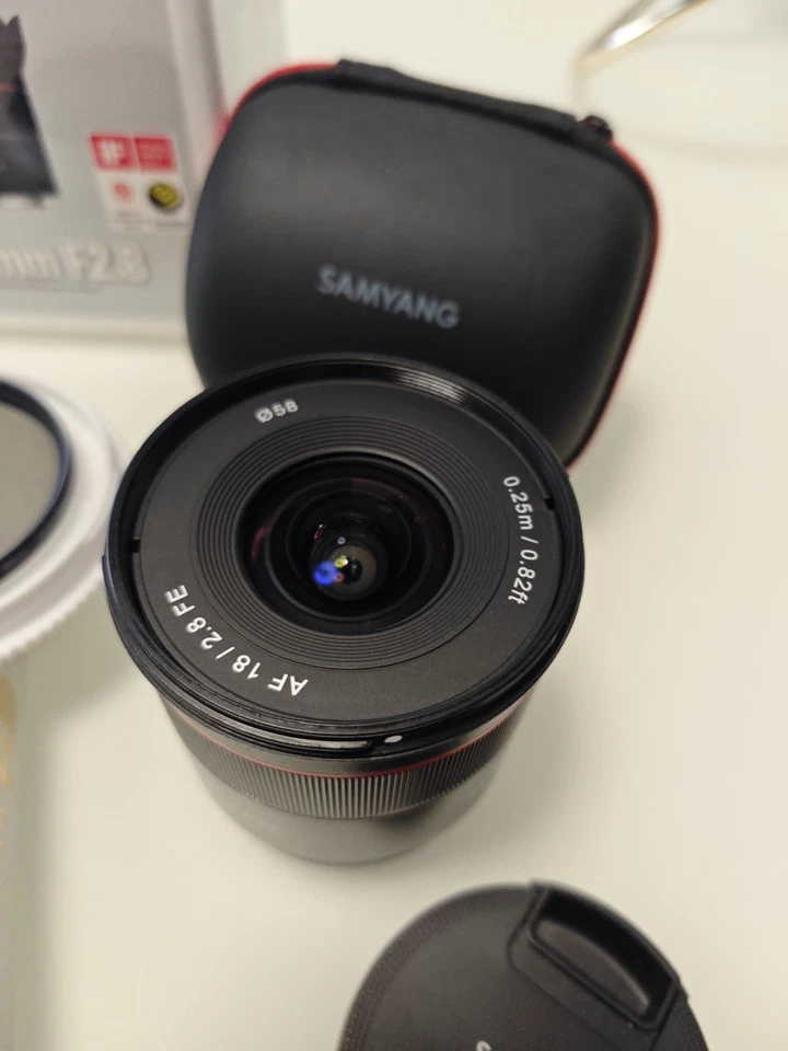 Samyang AF 18mm F/2,8 Objetivo para Sony FE - Negro + Hoya NANO CIR-PL - Imagen 3 de 4