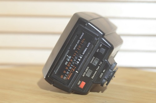 Olympus T32 flash. Fantastic flash for giving your image more depth. - Picture 5 of 9