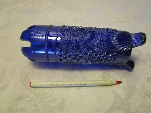 Spilla cappello vintage carnevale vetro blu cobalto porta vaso 3 dita uva 7,25" T anni 60 - Foto 6 di 10