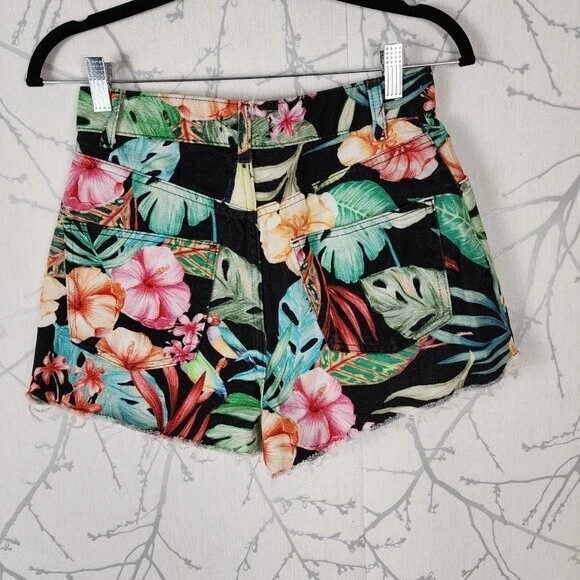 Pantalones Cortos Vaqueros Zara Negros Coloridos Tropicales Florales Tiro Alto | Para Mujer 6 Foto 2 de 4