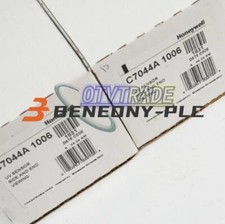 1PCS HONEYWELL C7044A1006 flame detector C7044A 1006 New