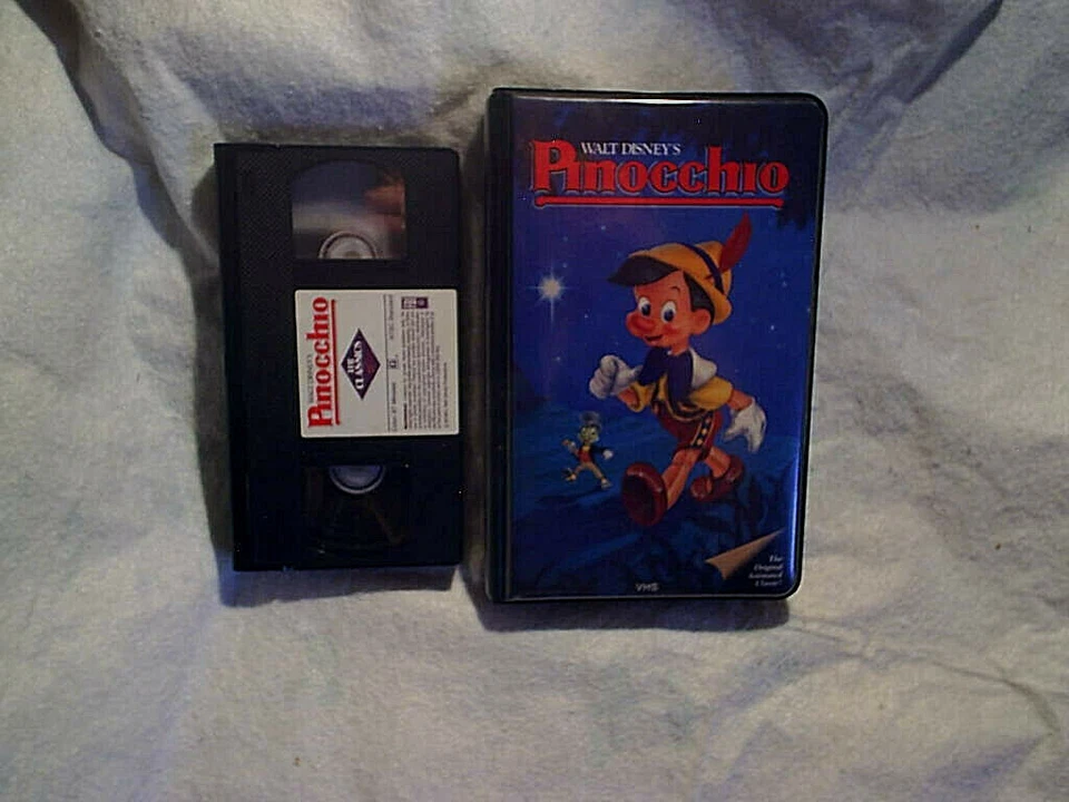 1985 PINOCCHIO WALT DISNEY BLACK DIAMOND CLASSICS VHS MOVIE,Red Signature Label - Image 3 of 4
