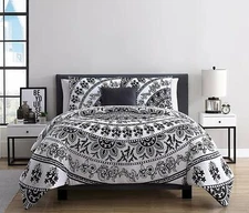 VCNY Home Kaci 3 Piece Duvet Set - Medallion - FULL - Black/White - NEW
