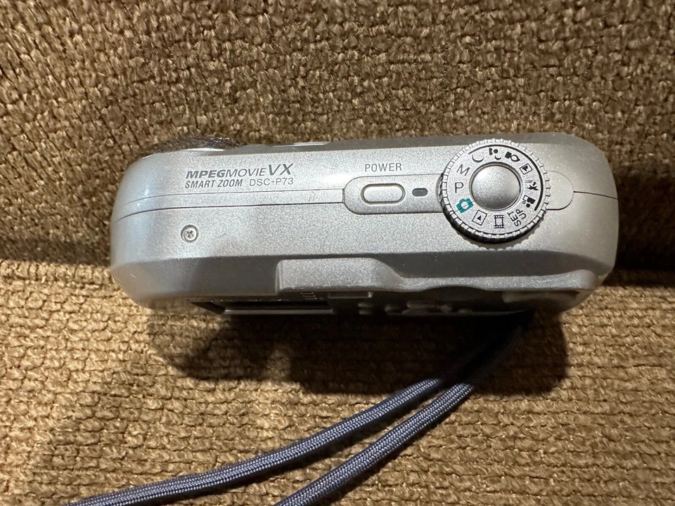 Sony Cyber-shot DSC-P73 4.1MP Digital Camera - Silver Collectable Vintage tested - Image 4 of 4