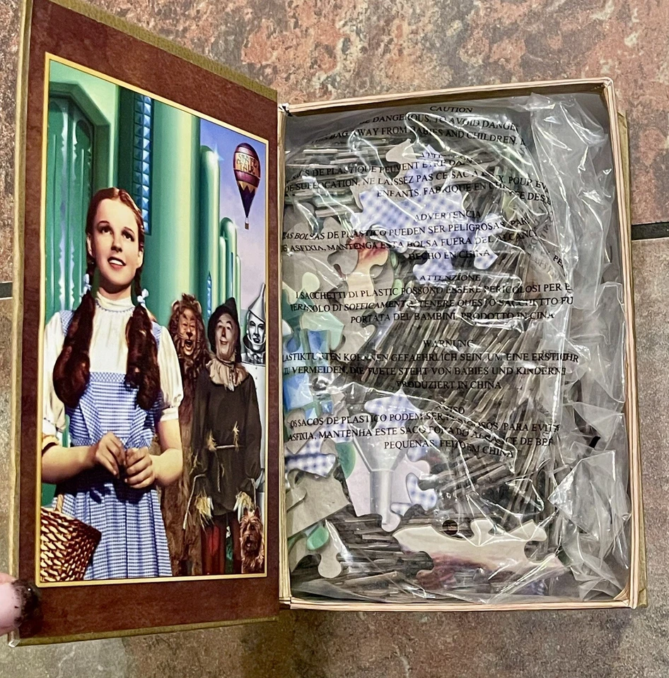 Rompecabezas Dorothy El Mago de Oz 1000 piezas con caja de libros por WB EZ Grip NUEVO Foto 3 de 4
