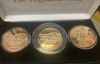 KAPPYS HIGHLAND MINT BOSTON RED SOX WORLD CHAMPS 3 PIECE MEDALLION