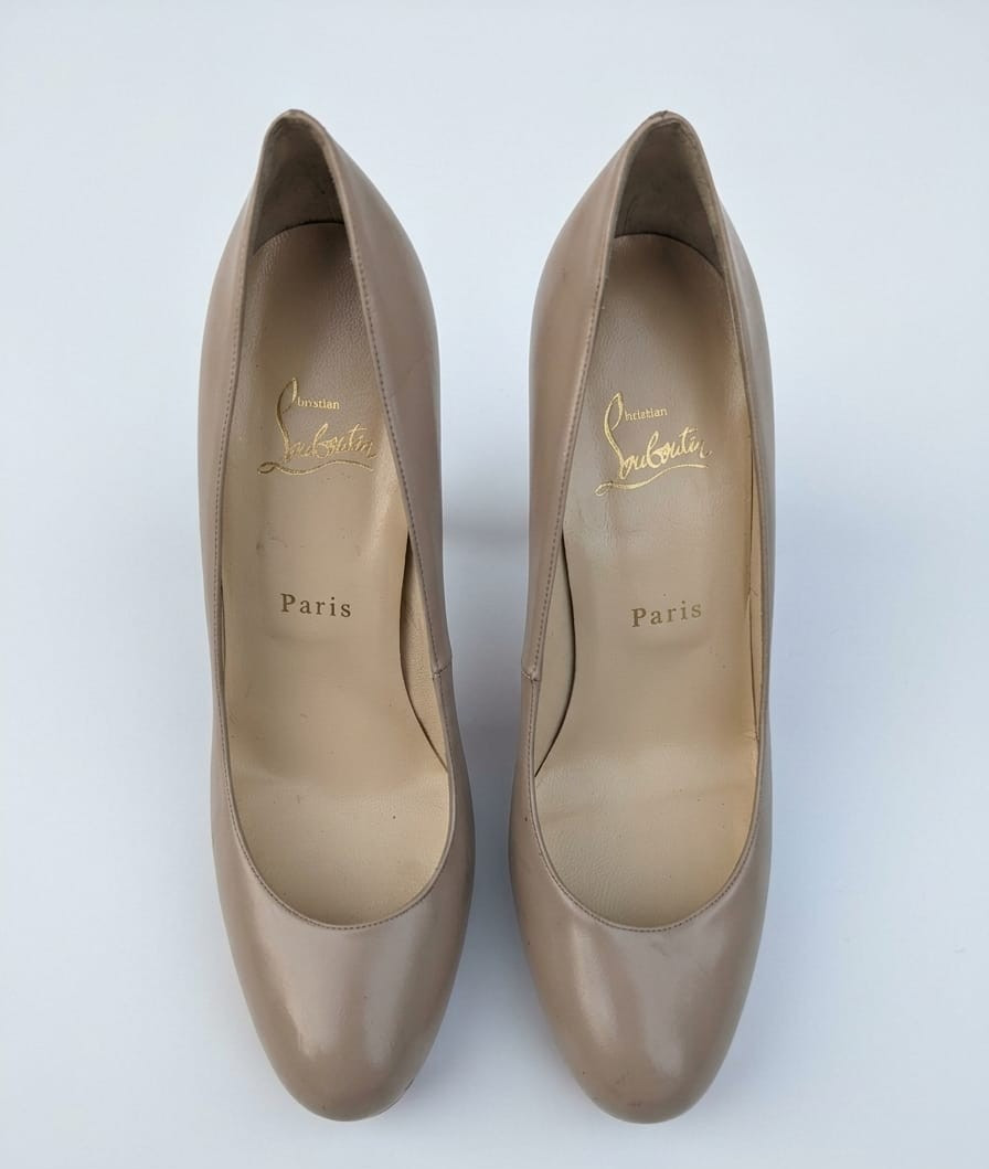 Christian Louboutin Red Sole Nude Pumps Beige Leather Classic Heels EU 38.5