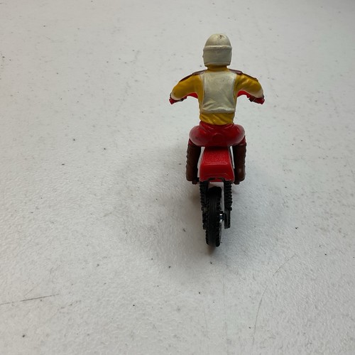 Vintage Tootsietoy Motocross Hill-Hopper Motorcycle Dirt Bike #8 w Rider - Picture 4 of 5