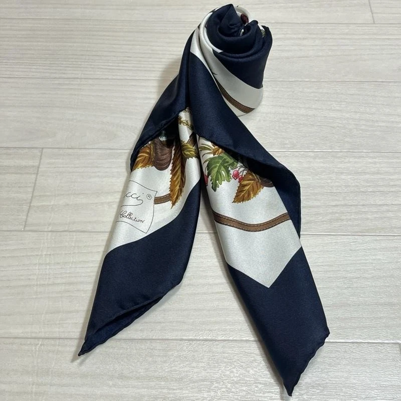 Collection d'accessoires anciens GUCCI Made In Italy soie