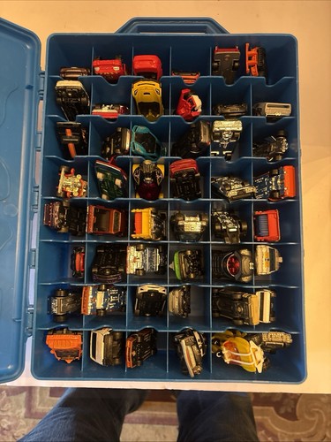 2001 Hot Wheels 48 Car Carry Case full with mostly hot wheels - Picture 8 of 10