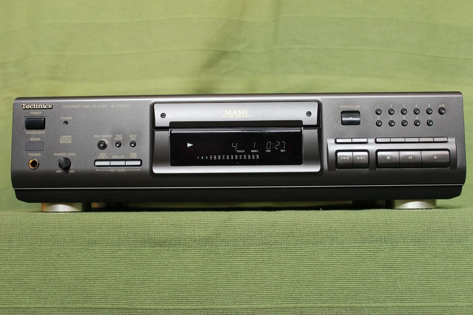 Technics SL-PS670A Lettore CD + BA **** con laser nuovo - Immagine 2 di 4