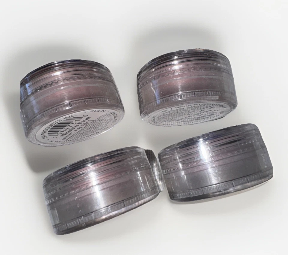 Nicole Face Shimmer/Blush, Forget Me Not Collection de OPI, "Nicole's Fave" Foto 4 de 4