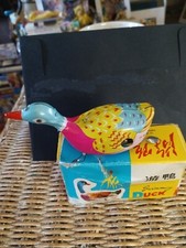 Vintage Tin Wind-up Swimming Clockwork Toy Duck Made In China 215 MS-042