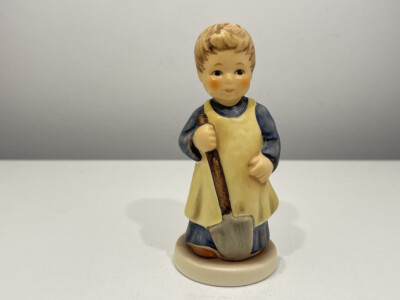 Hummel Figur 727 Muss noch Umgraben 9,5 cm. 1 Wahl - Top Zustand 