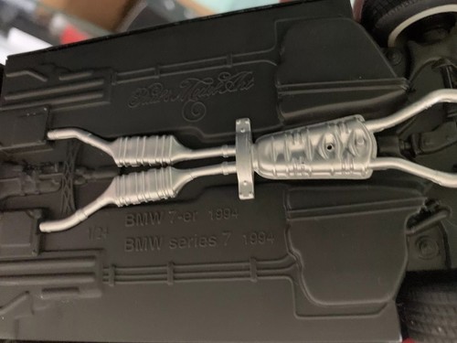 Minichamps Paul’s Model Art BMW 7 Series 1994 1/24 Black - Picture 5 of 6