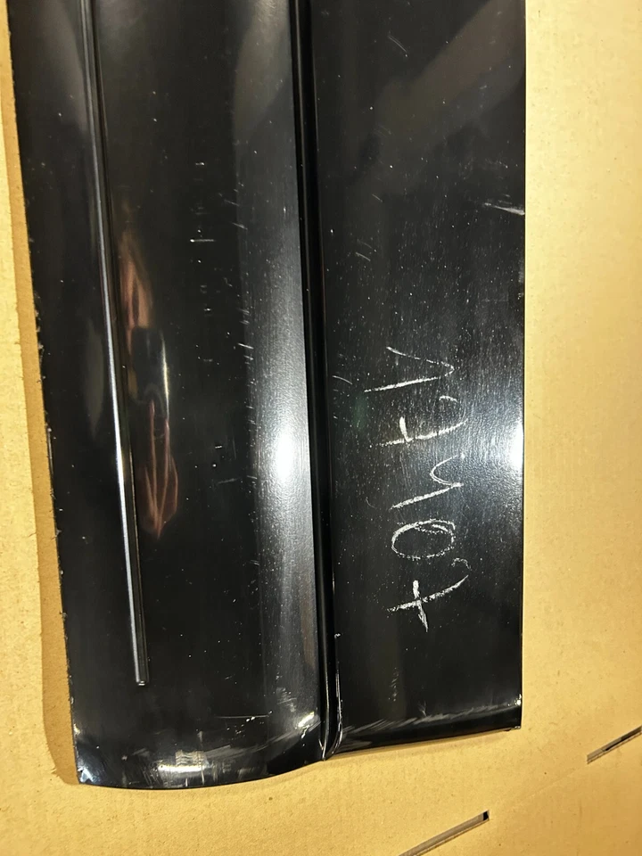 Молдинг для передней правой нижней двери 2015–2017 Lincoln Navigator 7L14-7820206 - Изображение 3 из 4