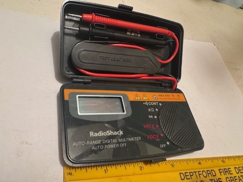 RADIO SHACK 22-802 Pocket DIGITAL MULTIMETER AUTO OFF LCD TESTED -NEW BATTERIES - Picture 7 of 7