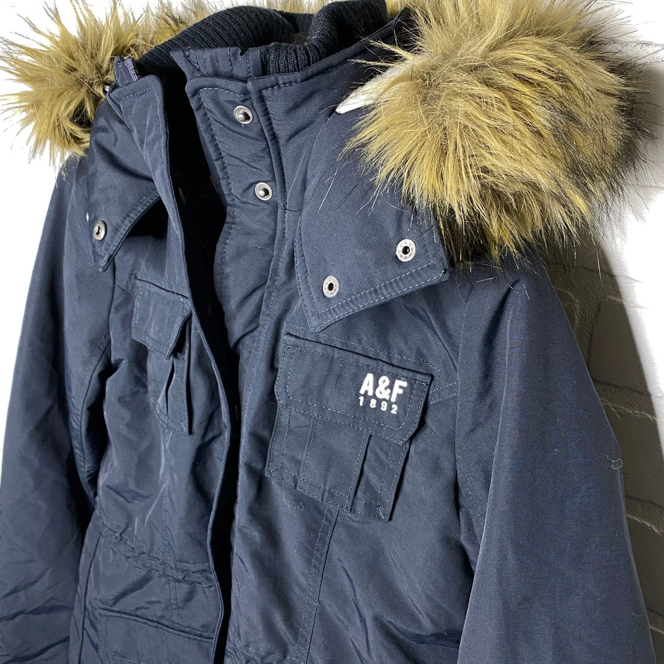 Chaqueta Parka Abercrombie & Fitch Forrada de Vellón con Capucha de Piel Talla Pequeña Foto 3 de 4