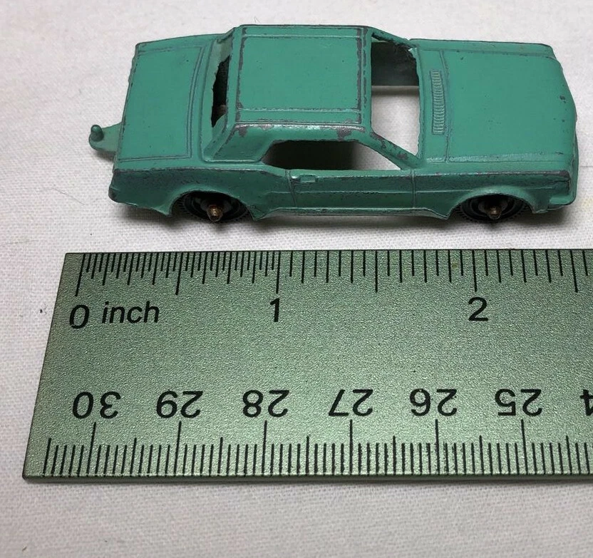 TootsieToy Mustang. Nice looking classic mint colored Mustang - Image 2 of 4
