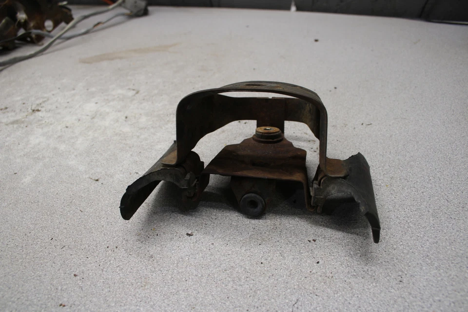 1972 Yamaha R5C 350 GAS TANK MOUNT U9-2175.KO - Image 4 of 4