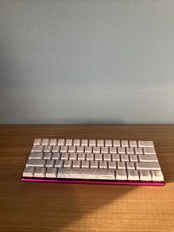 *ОТЛИЧНОЕ СОСТОЯНИЕ ТОВАРА* Клавиатура HyperX Alloy Origins 60 Белое издание - Изображение 2 из 4