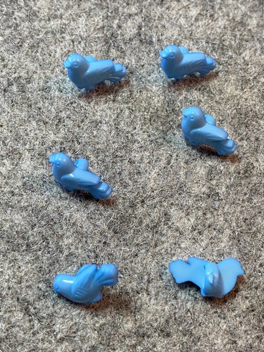 Vintage kleine kleine Bluebird Blue Bird Kunststoff Schaft Knöpfe 1/2" x 1/4" Menge 6