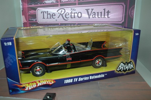 1/18 HOTWHEELS 1966 SERIE DE TV BATMOBILE Solo sacado de caja para fotos - Imagen 5 de 8