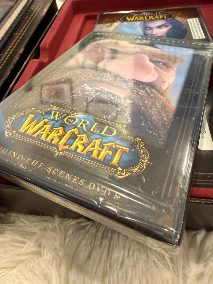 World of Warcraft Collector’s Edition 2004 Complete Set w/ Artbook & DVDs - Image 4 of 4