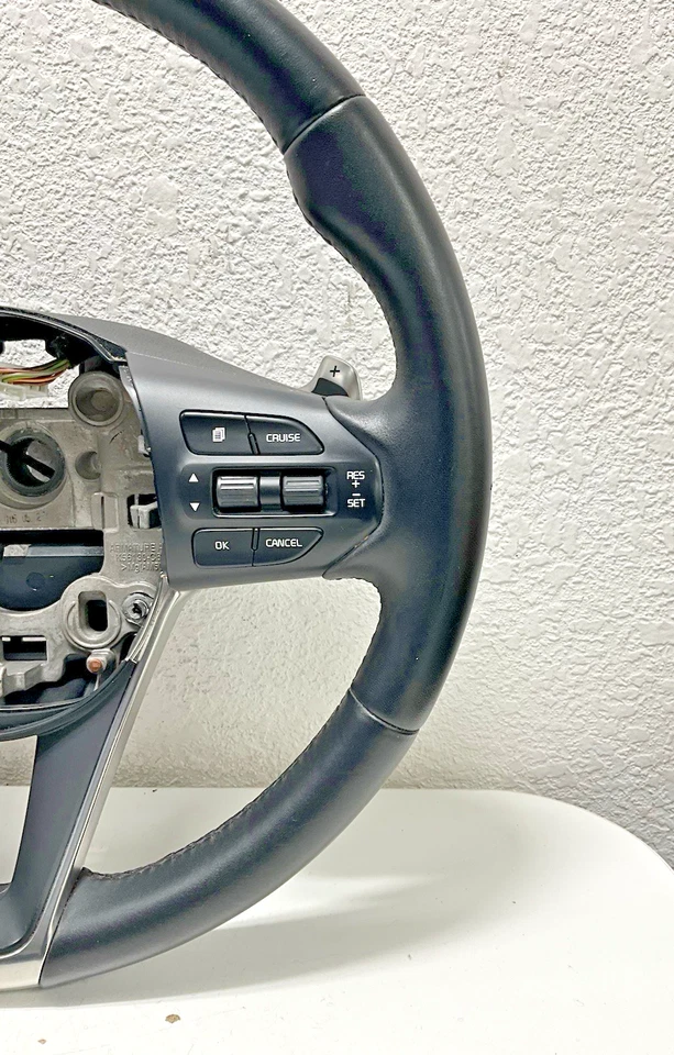 2017 Kia Sorento 2.0L Steering Wheel Black Leather K56130C6000 OEM — 第 3/4 张图片