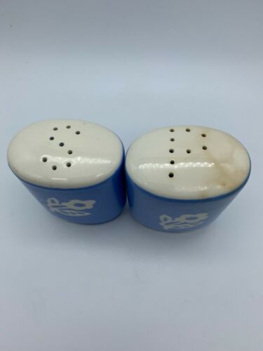 HARKER POTTERY CAMEOWARE WHITE ROSE SALT & PEPPER - Picture 3 of 5