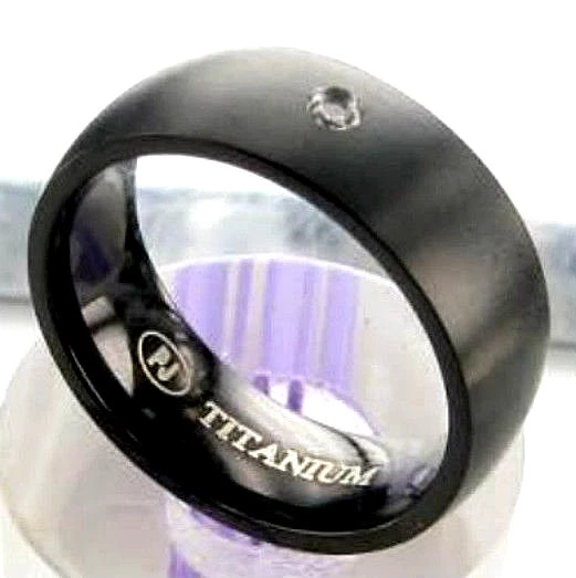 ANILLO TITANIO Chapado en Negro Mate Pulido con 2mm CZ, tamaño 11 - en Caja de Regalo Foto 2 de 4