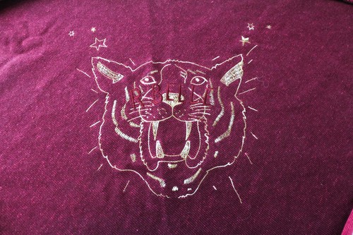 SCOTCH R'BELLE Womens Scarf OS Girls Purple Embroidered Tiger Casual - Picture 5 of 7