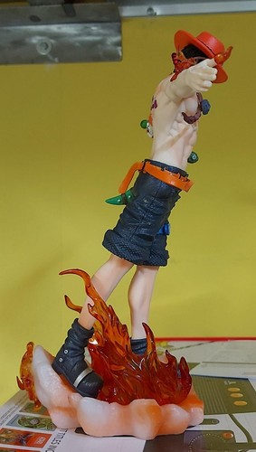 ONE PIECE PORTGAS D.ACE ACTION FIGURE 28CM STATUA DA COLLEZIONE CONSEGNA 24/48H - Foto 4 di 4