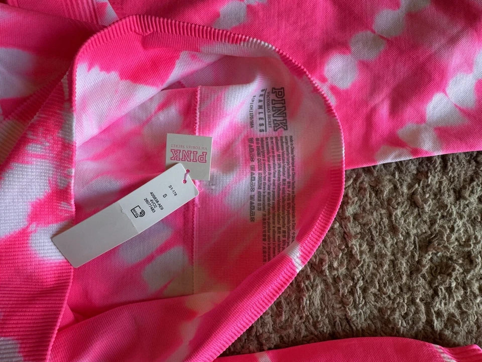 全新带标签 VS VICTORIAS SECRET 粉色 无缝训练裤 紧身腿领带 DYE 尺寸 S — 第 2/4 张图片