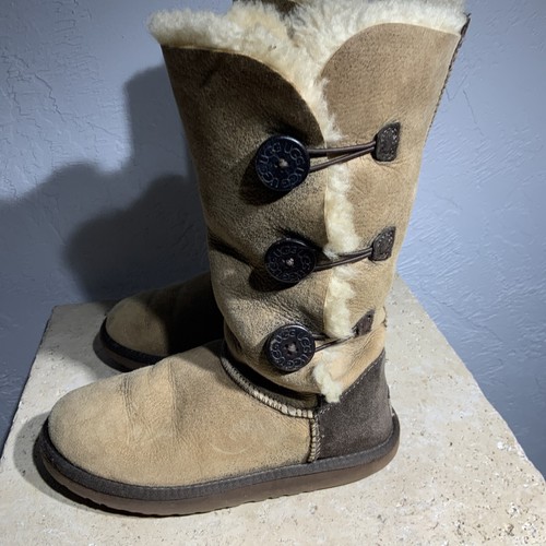 UGG BAILEY BUTTON TRIPLET BOMBER 