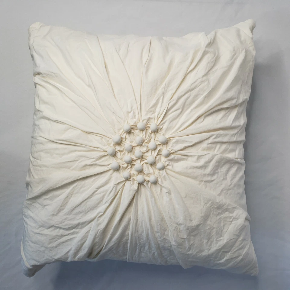 DKNY  Cream Throw Pillows ~ Set Of 2 with Feather Inserts - Imagem 2 de 4