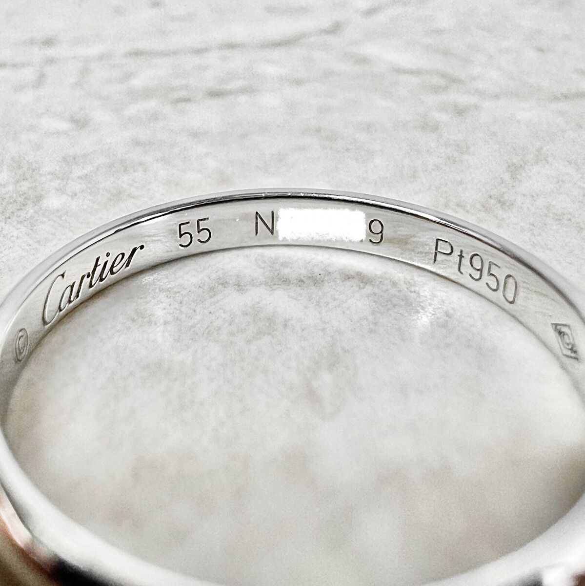 Cartier 1895 Wedding Band 2.5 mm - Platinum Cartier Band Cartier 1895 Wedding Band 2.5 mm - Platinum Cartier Band