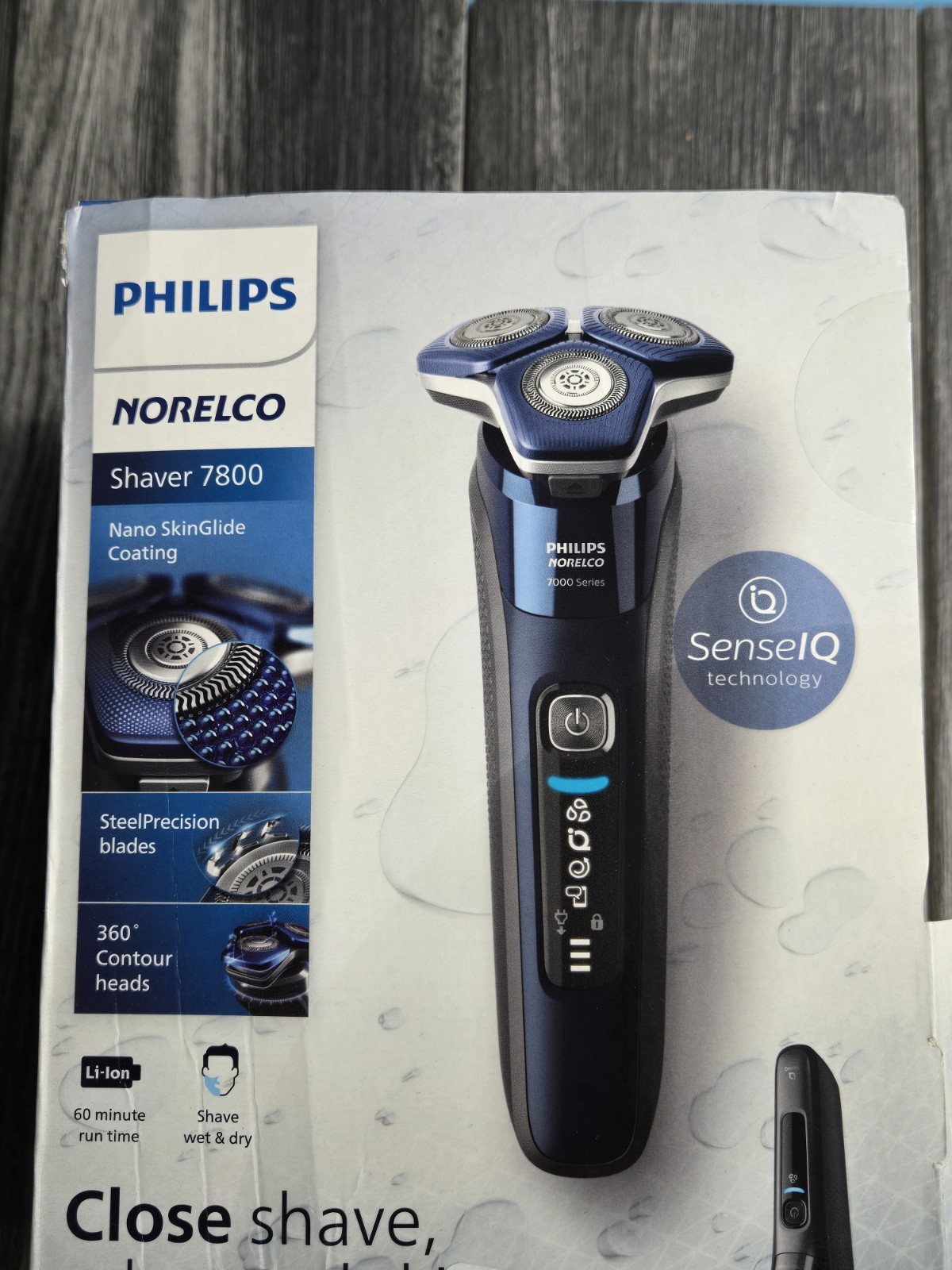 7800, Rechargeable Wet & Dry Electric Shaver With Senseiq