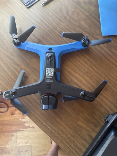New Skydio 2 DroneCharger,Case,Beacon,Remote,3 Batteries And Extra Blades